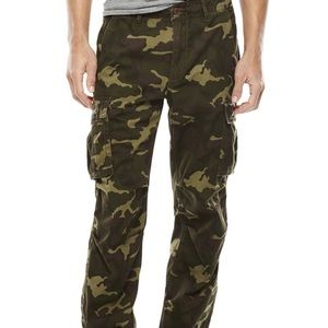 Men’s Camo Arizona Jean Co. Cargo pants
